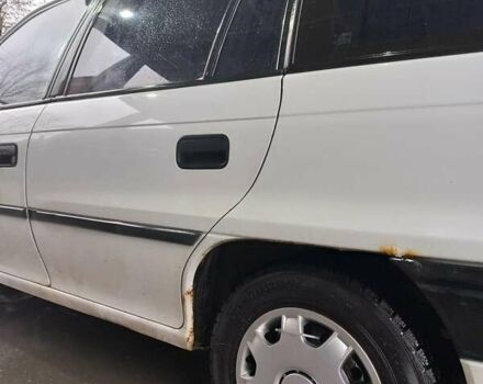 Белый Опель Астра, объемом двигателя 1.4 л и пробегом 245 тыс. км за 1900 $, фото 20 на Automoto.ua