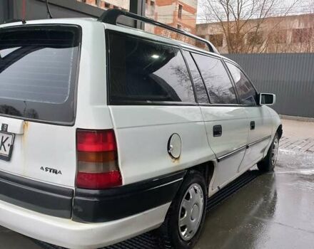 Белый Опель Астра, объемом двигателя 1.4 л и пробегом 245 тыс. км за 1900 $, фото 22 на Automoto.ua