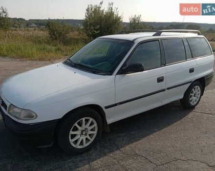 Белый Опель Астра, объемом двигателя 1.8 л и пробегом 311 тыс. км за 2200 $, фото 3 на Automoto.ua