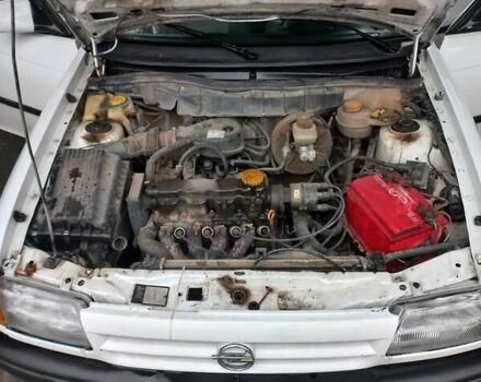 Белый Опель Астра, объемом двигателя 1.4 л и пробегом 245 тыс. км за 1900 $, фото 10 на Automoto.ua