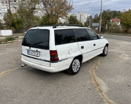 Белый Опель Астра, объемом двигателя 0 л и пробегом 350 тыс. км за 1000 $, фото 2 на Automoto.ua