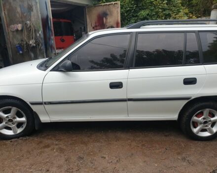 Белый Опель Астра, объемом двигателя 1.4 л и пробегом 290 тыс. км за 2100 $, фото 6 на Automoto.ua