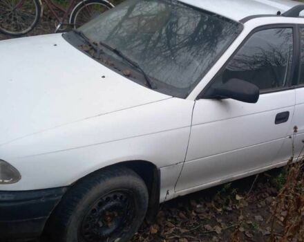 Белый Опель Астра, объемом двигателя 1.7 л и пробегом 300 тыс. км за 1000 $, фото 2 на Automoto.ua