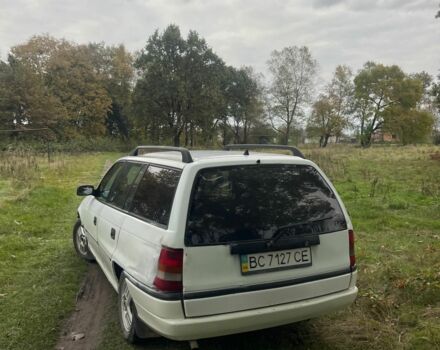 Опель Астра 1996 в Стрые на Automoto.ua Белый Опель Астра, объемом двигателя 1.6 л и пробегом 277 тыс. км за 950 $, фото 3 на Automoto.ua