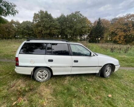 Опель Астра 1996 в Стрые на Automoto.ua Белый Опель Астра, объемом двигателя 1.6 л и пробегом 277 тыс. км за 950 $, фото 5 на Automoto.ua