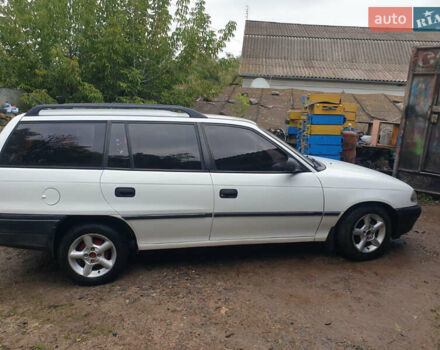 Белый Опель Астра, объемом двигателя 1.4 л и пробегом 300 тыс. км за 2700 $, фото 3 на Automoto.ua