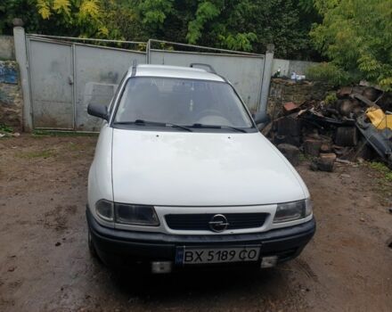 Белый Опель Астра, объемом двигателя 1.4 л и пробегом 290 тыс. км за 2100 $, фото 1 на Automoto.ua