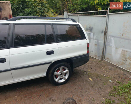 Белый Опель Астра, объемом двигателя 1.4 л и пробегом 300 тыс. км за 2700 $, фото 8 на Automoto.ua