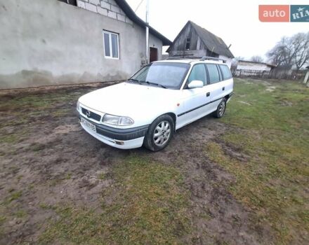 Білий Опель Астра, об'ємом двигуна 1.4 л та пробігом 240 тис. км за 1450 $, фото 5 на Automoto.ua