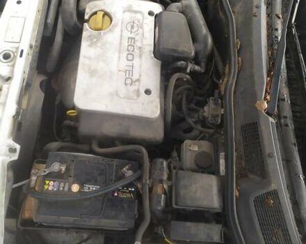 Белый Опель Астра, объемом двигателя 1.6 л и пробегом 336 тыс. км за 1950 $, фото 6 на Automoto.ua