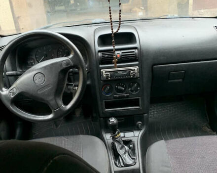 Белый Опель Астра, объемом двигателя 1.7 л и пробегом 400 тыс. км за 2400 $, фото 5 на Automoto.ua