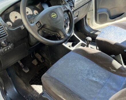 Белый Опель Астра, объемом двигателя 2 л и пробегом 250 тыс. км за 1200 $, фото 4 на Automoto.ua