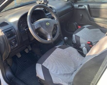 Белый Опель Астра, объемом двигателя 1.7 л и пробегом 385 тыс. км за 1599 $, фото 7 на Automoto.ua