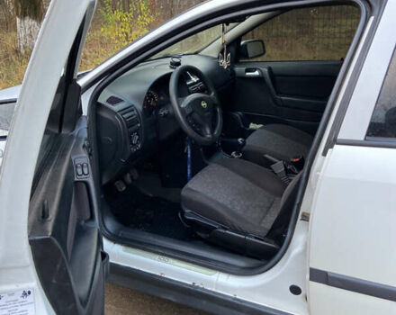 Белый Опель Астра, объемом двигателя 2 л и пробегом 410 тыс. км за 2900 $, фото 12 на Automoto.ua