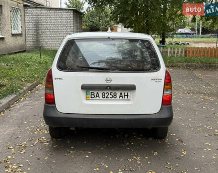 Белый Опель Астра, объемом двигателя 1.7 л и пробегом 290 тыс. км за 1750 $, фото 4 на Automoto.ua