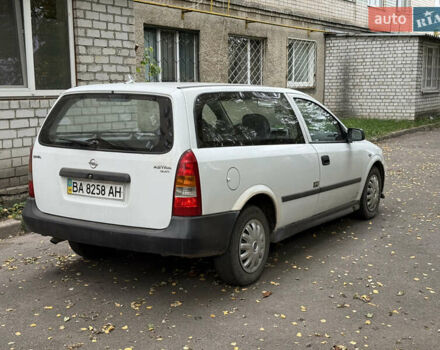 Белый Опель Астра, объемом двигателя 1.7 л и пробегом 290 тыс. км за 1750 $, фото 3 на Automoto.ua