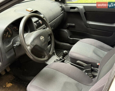 Белый Опель Астра, объемом двигателя 1.7 л и пробегом 290 тыс. км за 1750 $, фото 6 на Automoto.ua