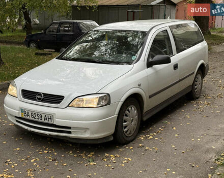 Белый Опель Астра, объемом двигателя 1.7 л и пробегом 290 тыс. км за 1750 $, фото 1 на Automoto.ua