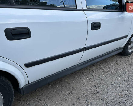 Белый Опель Астра, объемом двигателя 1.6 л и пробегом 300 тыс. км за 3700 $, фото 4 на Automoto.ua