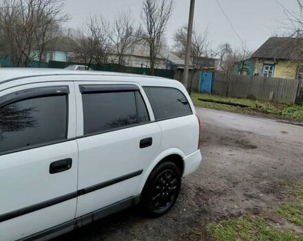 Белый Опель Астра, объемом двигателя 1.6 л и пробегом 285 тыс. км за 3000 $, фото 3 на Automoto.ua