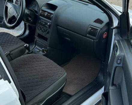 Белый Опель Астра, объемом двигателя 1.6 л и пробегом 300 тыс. км за 3700 $, фото 7 на Automoto.ua