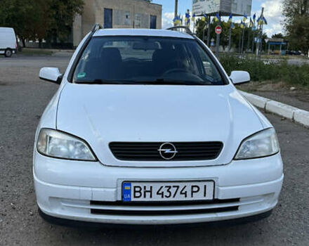 Белый Опель Астра, объемом двигателя 1.6 л и пробегом 300 тыс. км за 3700 $, фото 2 на Automoto.ua