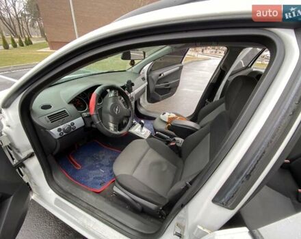 Білий Опель Астра, об'ємом двигуна 1.6 л та пробігом 271 тис. км за 4200 $, фото 10 на Automoto.ua