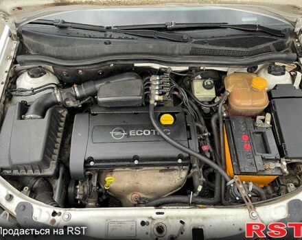 Белый Опель Астра, объемом двигателя 1.6 л и пробегом 180 тыс. км за 3500 $, фото 12 на Automoto.ua