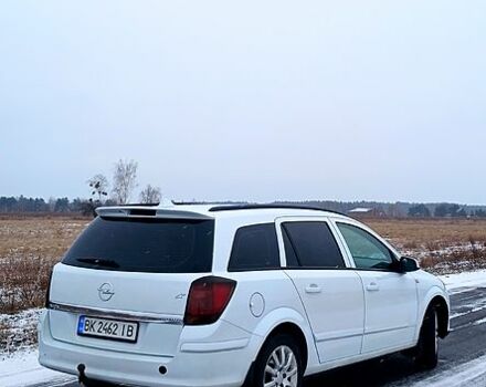 Белый Опель Астра, объемом двигателя 1.9 л и пробегом 349 тыс. км за 5830 $, фото 1 на Automoto.ua