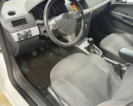 Белый Опель Астра, объемом двигателя 1.9 л и пробегом 400 тыс. км за 3600 $, фото 6 на Automoto.ua