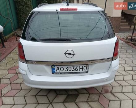 Белый Опель Астра, объемом двигателя 1.9 л и пробегом 210 тыс. км за 3850 $, фото 8 на Automoto.ua