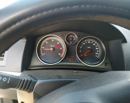 Белый Опель Астра, объемом двигателя 1.9 л и пробегом 250 тыс. км за 4999 $, фото 13 на Automoto.ua