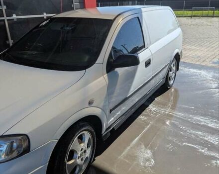 Белый Опель Астра, объемом двигателя 1.7 л и пробегом 382 тыс. км за 4000 $, фото 4 на Automoto.ua