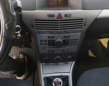 Белый Опель Астра, объемом двигателя 1.9 л и пробегом 250 тыс. км за 4999 $, фото 6 на Automoto.ua