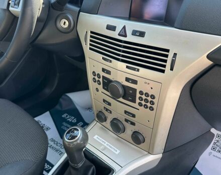 Белый Опель Астра, объемом двигателя 1.6 л и пробегом 176 тыс. км за 5300 $, фото 12 на Automoto.ua