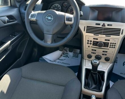 Белый Опель Астра, объемом двигателя 1.6 л и пробегом 176 тыс. км за 5300 $, фото 3 на Automoto.ua