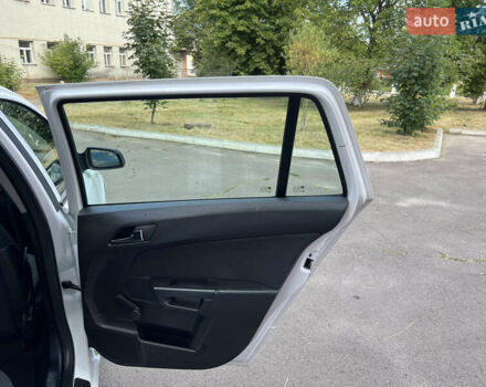 Белый Опель Астра, объемом двигателя 1.6 л и пробегом 175 тыс. км за 4800 $, фото 74 на Automoto.ua