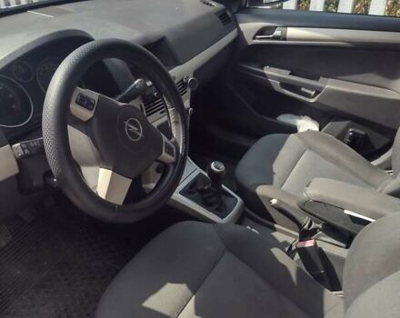 Белый Опель Астра, объемом двигателя 0 л и пробегом 290 тыс. км за 4500 $, фото 1 на Automoto.ua