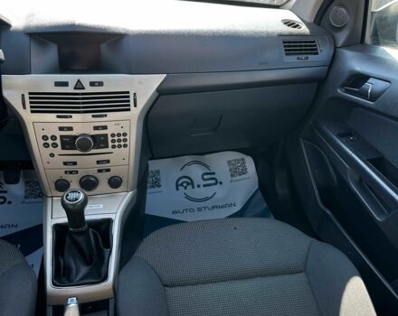 Белый Опель Астра, объемом двигателя 1.6 л и пробегом 176 тыс. км за 5300 $, фото 4 на Automoto.ua