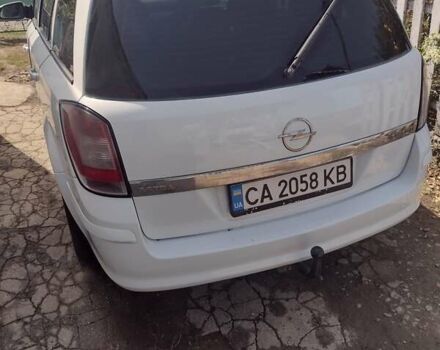 Белый Опель Астра, объемом двигателя 0 л и пробегом 290 тыс. км за 4500 $, фото 3 на Automoto.ua