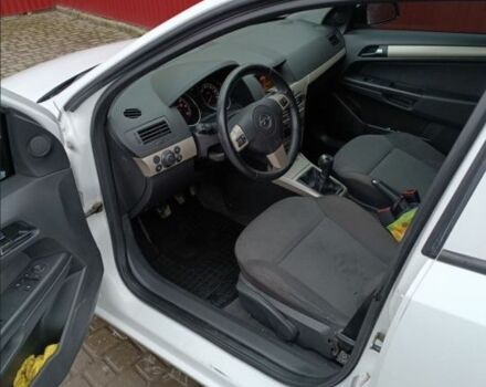 Белый Опель Астра, объемом двигателя 1.7 л и пробегом 287 тыс. км за 4500 $, фото 3 на Automoto.ua