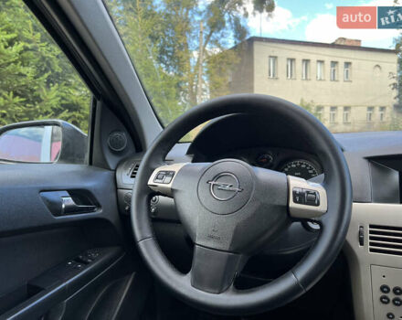 Белый Опель Астра, объемом двигателя 1.6 л и пробегом 175 тыс. км за 4800 $, фото 77 на Automoto.ua