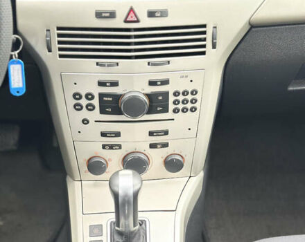 Белый Опель Астра, объемом двигателя 1.8 л и пробегом 203 тыс. км за 6450 $, фото 13 на Automoto.ua