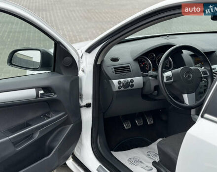 Белый Опель Астра, объемом двигателя 1.8 л и пробегом 166 тыс. км за 5750 $, фото 32 на Automoto.ua