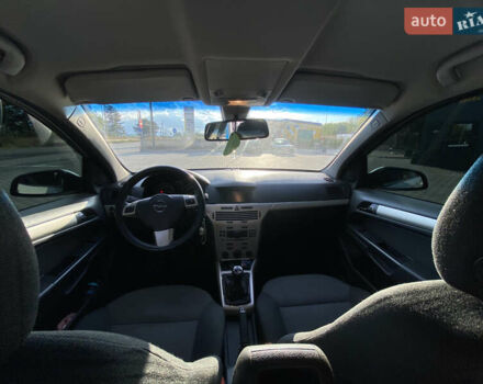 Белый Опель Астра, объемом двигателя 1.69 л и пробегом 224 тыс. км за 5300 $, фото 8 на Automoto.ua