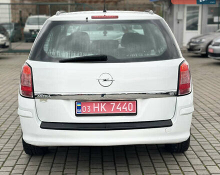 Белый Опель Астра, объемом двигателя 1.8 л и пробегом 203 тыс. км за 6450 $, фото 4 на Automoto.ua