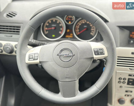 Белый Опель Астра, объемом двигателя 1.8 л и пробегом 203 тыс. км за 6450 $, фото 11 на Automoto.ua