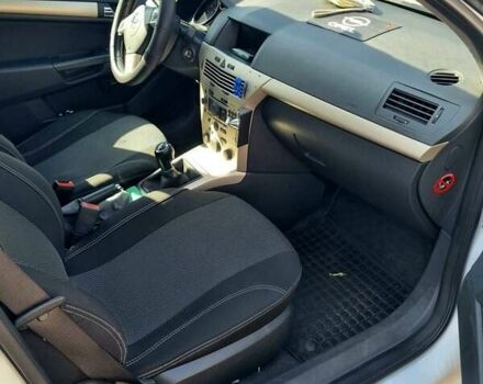 Белый Опель Астра, объемом двигателя 1.4 л и пробегом 210 тыс. км за 7000 $, фото 9 на Automoto.ua