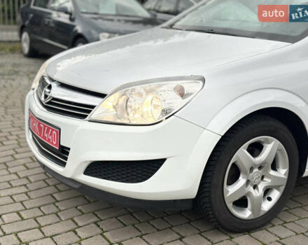 Белый Опель Астра, объемом двигателя 1.8 л и пробегом 203 тыс. км за 6450 $, фото 6 на Automoto.ua