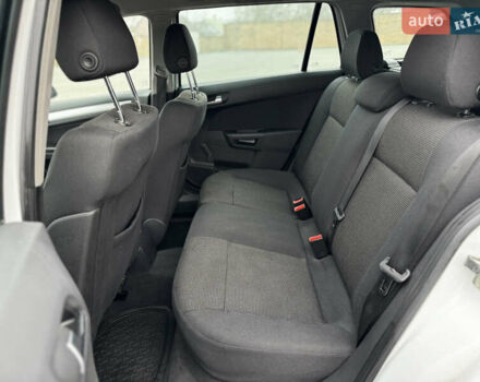 Белый Опель Астра, объемом двигателя 1.8 л и пробегом 166 тыс. км за 5750 $, фото 46 на Automoto.ua